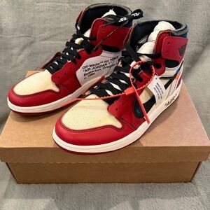Nike Air Jordan 1 x Off White Chicago AA3834-101 Size US8.5
AUTHENTIC NEW DS!!